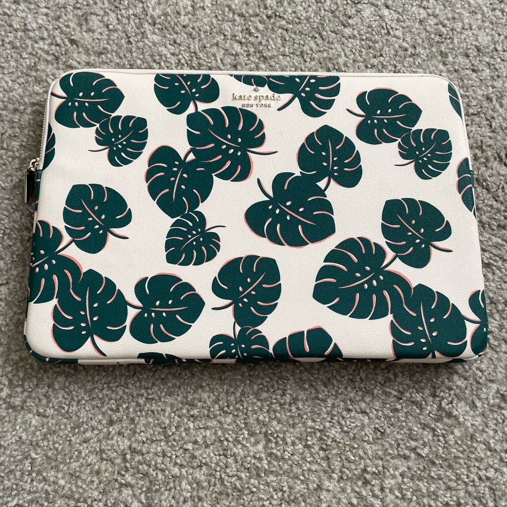 Kate spade zip around padded laptop case